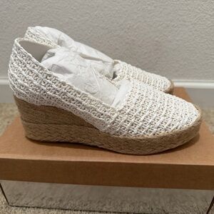 “New” Andre Assous Woven Espadrille Wedge Shoes - White and Tan size7